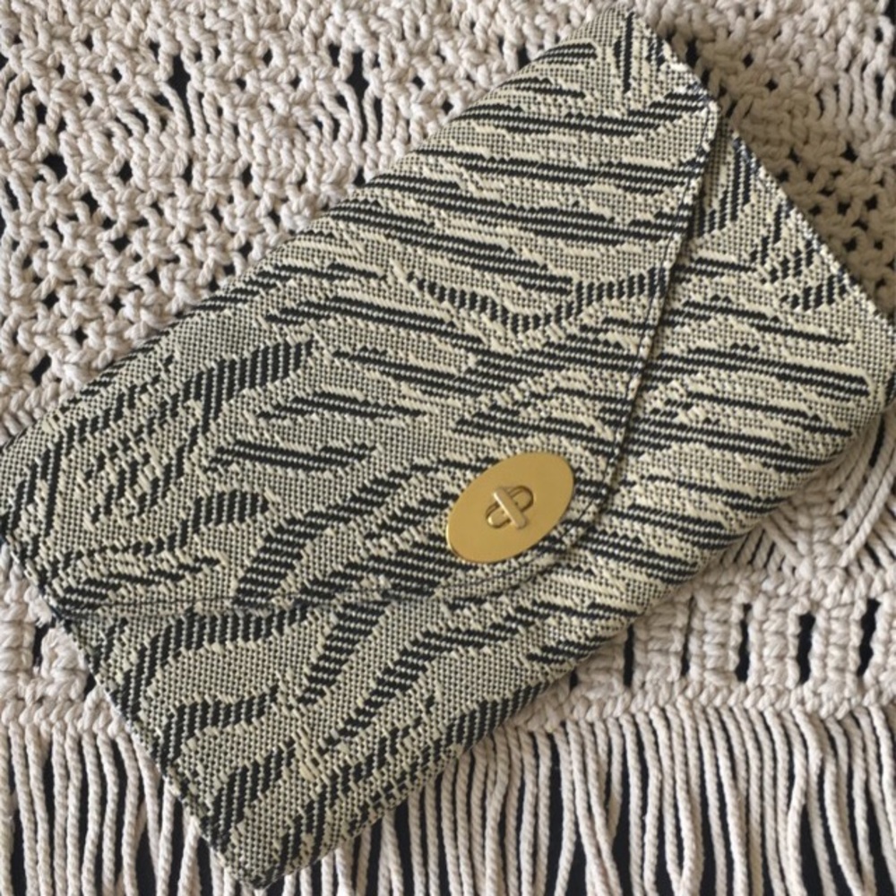 H&M Envelope Patterned Straw Clutch